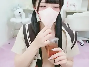 Reina_FcupのStripchatでヌードカメラ