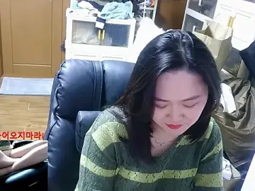 rami0428のStripchatで無料ライブポルノ