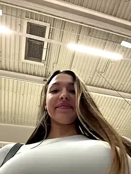 barbiehumpxxxのStripchatでライブポルノ配信