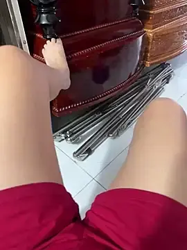 Mores1_SquirtのStripchatでセックスカメラ