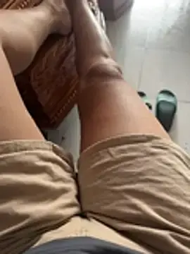 Mores1_SquirtのStripchatで無料ポルノカメラ