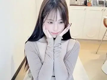 xxxlovexinerのStripchatで今すぐ視聴可能なセックスカム