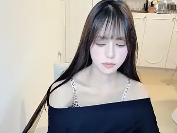 xxxlovexinerのStripchatで高画質ウェブカメラ