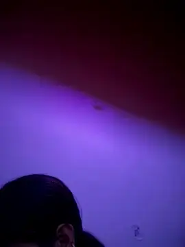 4U143のStripchatで人気のアダルト配信