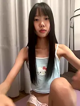 xinyu789のStripchatで人気のアダルト配信