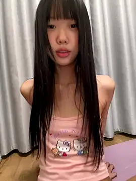 xinyu789のStripchatでアダルトカメラ配信