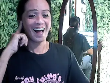 yummy_21xxxのStripchatで無料ライブポルノ