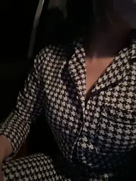 May-SquirtのStripchatで無料ライブポルノ