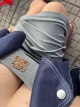 May-SquirtのStripchatでプライベートチャット