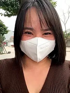 May-SquirtのStripchatで無料ポルノカメラ