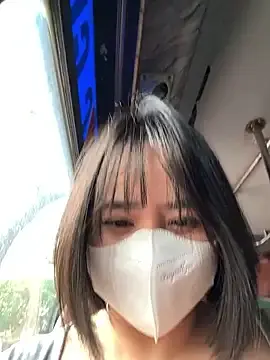 May-SquirtのStripchatで無料ライブポルノ