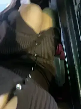 May-SquirtのStripchatでライブチャット