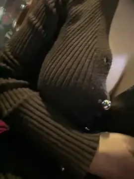 May-SquirtのStripchatでアダルトビデオチャット