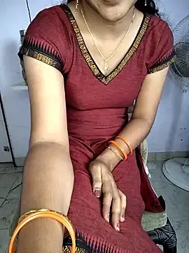 Telugu-Rowdy-pillaのStripchatで今すぐ視聴可能なセックスカム