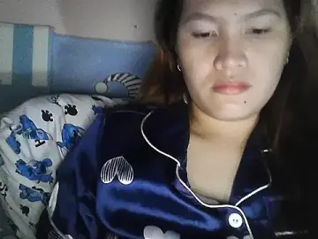 leamorenaのStripchatでライブポルノ配信