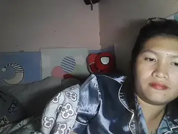 leamorenaのStripchatで最高のライブ配信