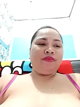 XXLorie_02のStripchatでアダルトカメラ配信