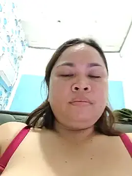 XXLorie_02のStripchatで人気のアダルト配信