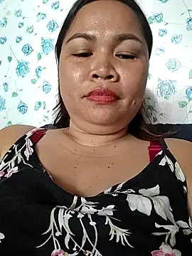 XXLorie_02のStripchatで高画質ウェブカメラ