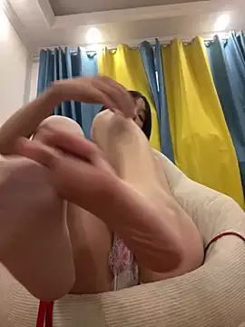 qiqi_xのStripchatでセックスチャット