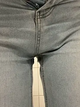 CumonmmeのStripchatでセックスカメラ