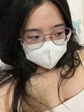 LHeartのStripchatでアダルトビデオチャット