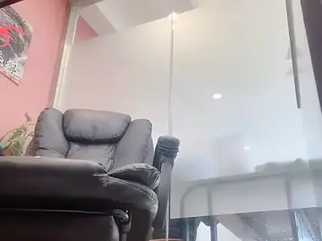 Maneki-nekooのStripchatでライブポルノ配信