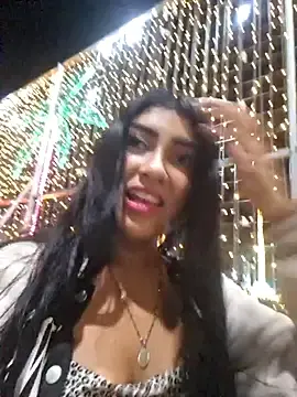 Sweed-virgin-pussyのStripchatで今すぐ視聴可能なセックスカム