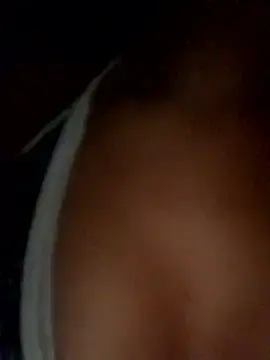 Sweed-virgin-pussyのStripchatで無料ポルノカメラ