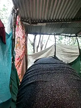 Sweed-virgin-pussyのStripchatでライブセックス映像