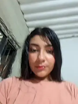 Sweed-virgin-pussyのStripchatでアダルトビデオチャット