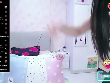 Elvira_babyのStripchatで高画質ウェブカメラ