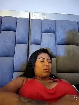 luisa16xxxのStripchatでセックスチャット