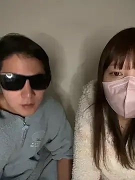 erokami36のStripchatでアダルトカメラ配信