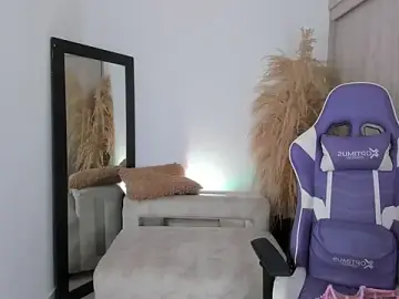 sofia_henaokのStripchatで高画質ウェブカメラ