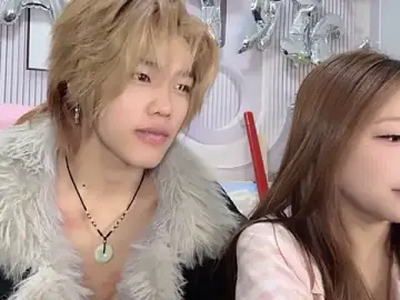 jiajia_zのStripchatで無料ポルノカメラ