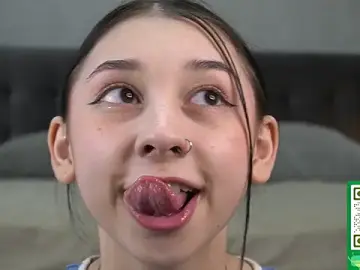 SssonyaのStripchatでプライベートチャット