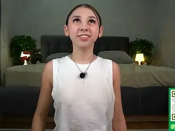 SssonyaのStripchatで今すぐ視聴可能なセックスカム