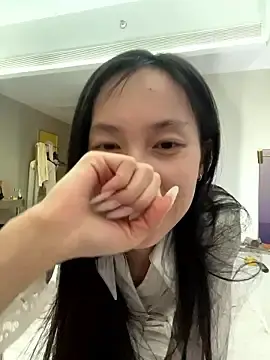 DD-52のStripchatで人気のアダルト配信