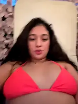 lana_rousse01のStripchatで高画質ウェブカメラ