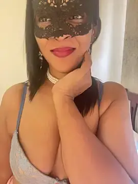 naughtyjaanuのStripchatで無料ライブポルノ