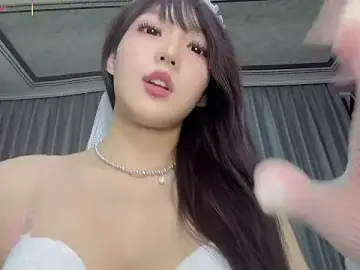 Yaya--728のStripchatで最高のライブ配信