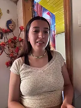 Alix_Rousses21のStripchatで高画質ウェブカメラ