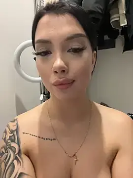 kiss_LissaのStripchatでプライベートチャット