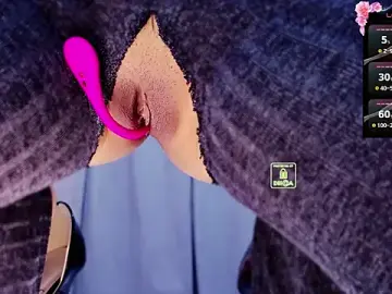 juzi1213のStripchatで今すぐ視聴可能なセックスカム