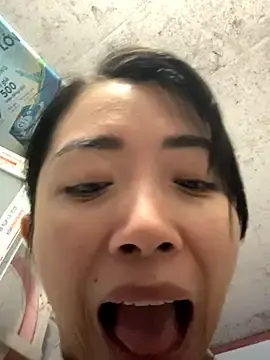 Minee1202のStripchatでプライベートチャット