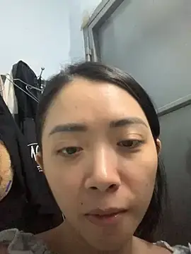 Minee1202のStripchatでライブセックス映像