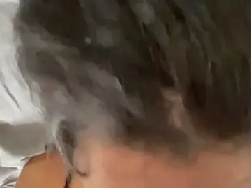 HosanaKimのStripchatでセックスカメラ