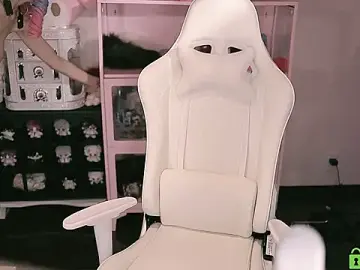 nide_xiaogouのStripchatでライブセックス映像