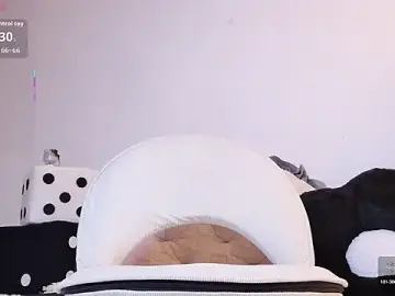 BoxedGyre-のStripchatでアダルトビデオチャット